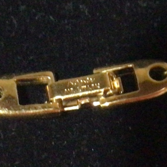 Napier beautiful white beaded with gold tone necklace. - Picture 4 of 6